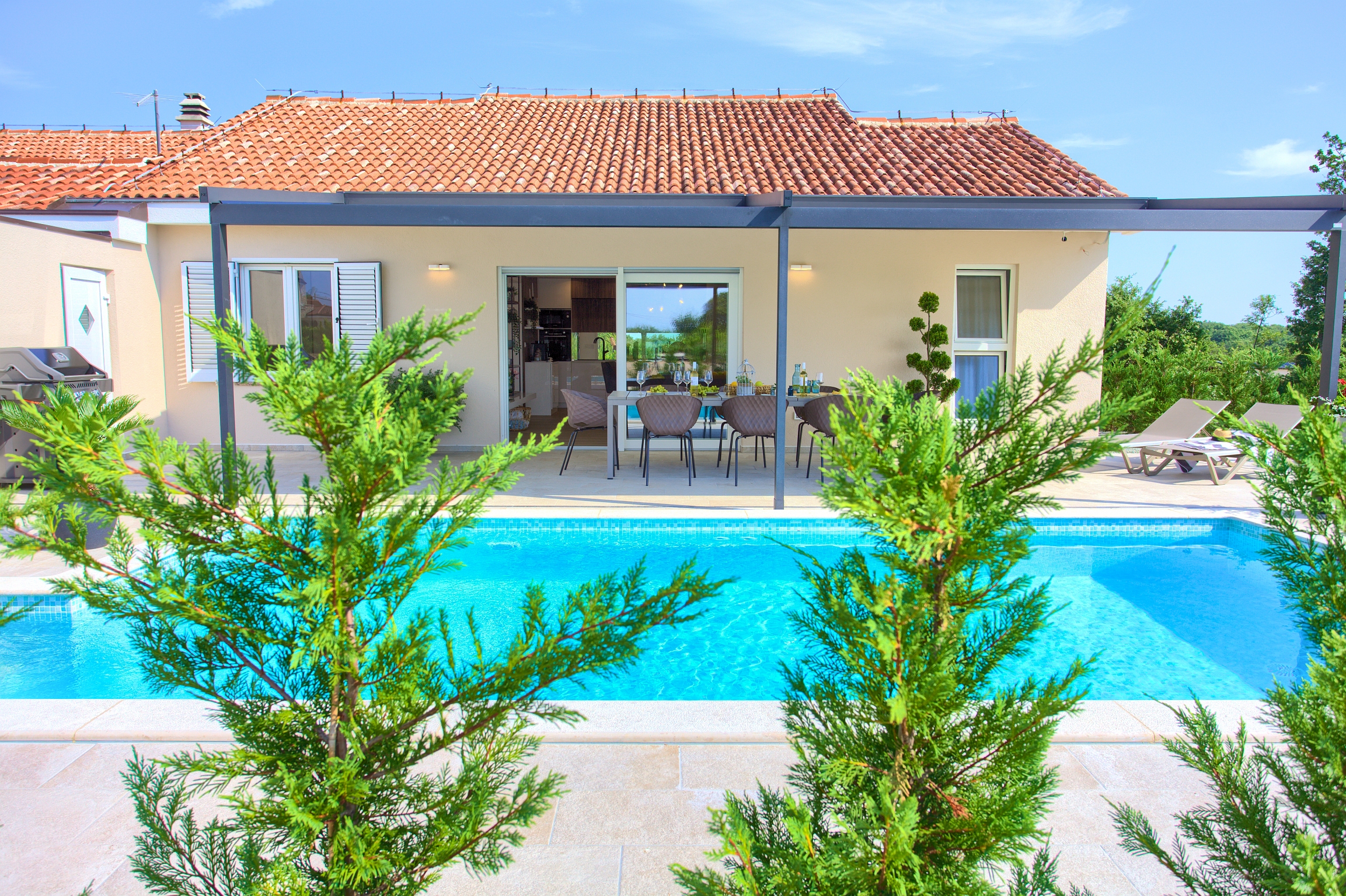 Villa Elegant con piscina riscaldata – vacanza tranquilla a Krk in posizione privata